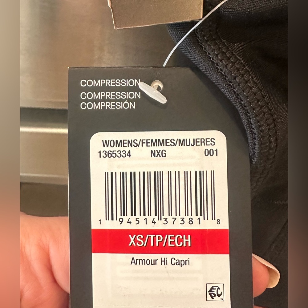 Under Armour High Rise Compression Capri - Picture 5 of 6